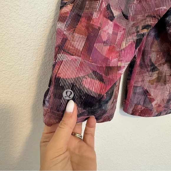 Lululemon On Pace Shorts Sun Dazed Multi Pink 10” Inseam Size 4 Women’s - Picture 6 of 9